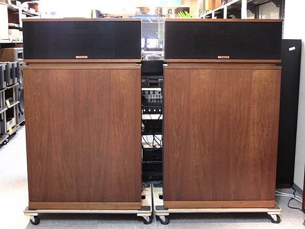 Klipsch Klipschorn II K-B-WO.jpg