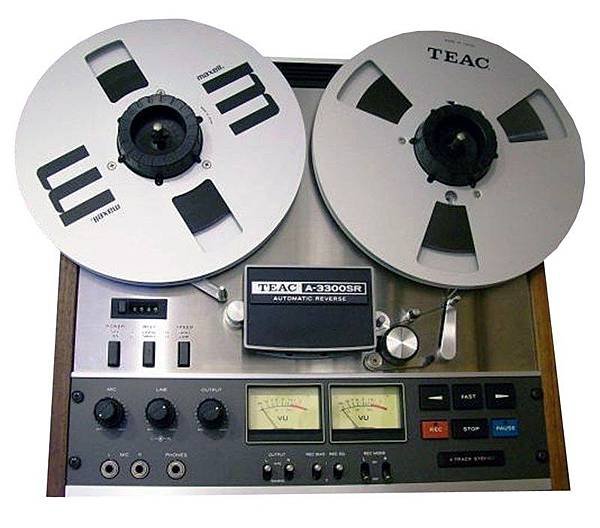 TEAC A-3300SR.jpg