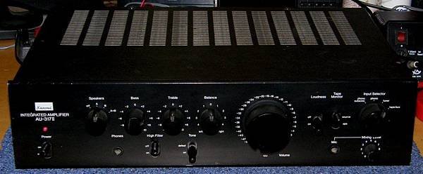 SANSUI AU-317 II.JPG