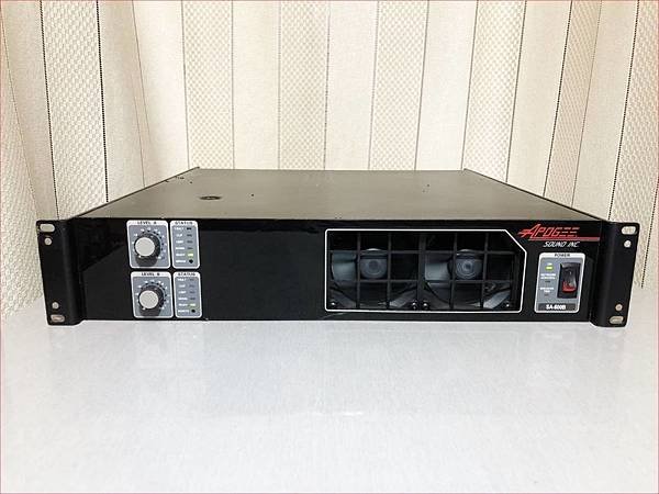 apogee SA-600B.jpg