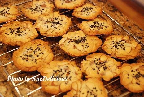 芝麻杏仁脆片 (Almond Crisps with Sesame)