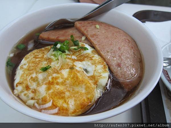 餐肉蛋公仔麵