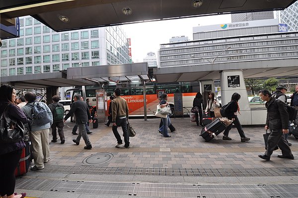 limousine bus