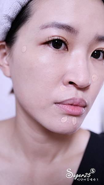 CINQUAIN 3D光感精華粉底SPF50 17.jpg