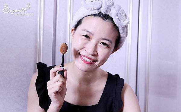 CINQUAIN 3D光感精華粉底SPF50 21.jpg