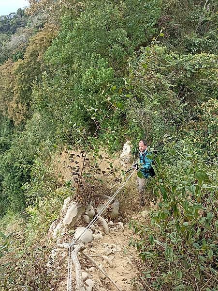 51黑山~石苓湖山.jpg