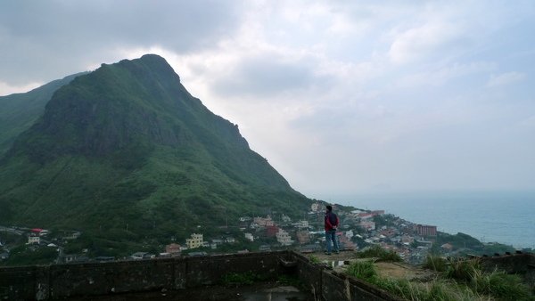 站在13層遺址遠眺