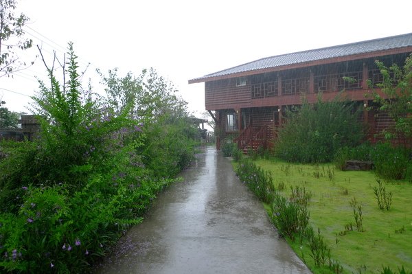 下雨不知道做什麼~還是去散步..