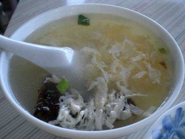 中山學生10顆水餃+蛋花湯才40元!