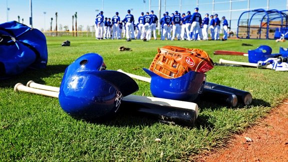 mlb_u_dodgercamp_576[2].jpg