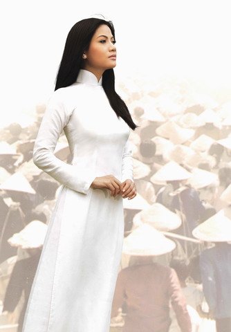 穿白絲綢的女人.jpg