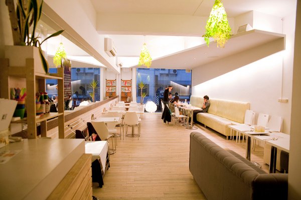 kiwi sogo店 2F