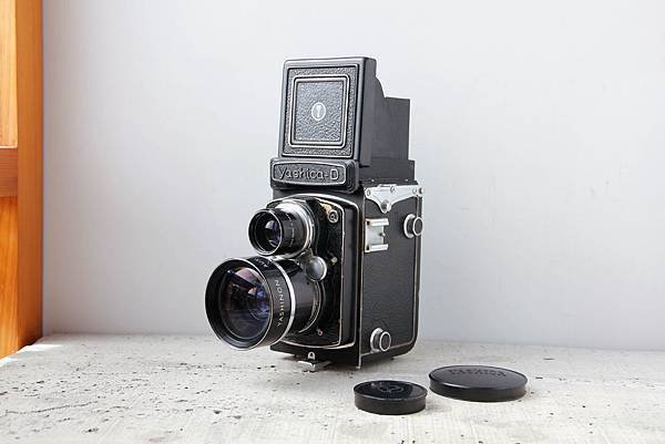 Yashica-D(D5020211)-3.jpg