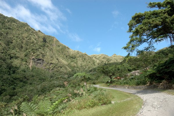 【宜蘭旅遊景店推薦】草嶺古道芒草季 【宜蘭民宿】Sunday Home