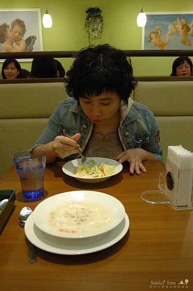 20101018 統一阪急 UNIQLO / Saizeriya 義大利麵  一日遊 【宜蘭民宿】Sunday Home