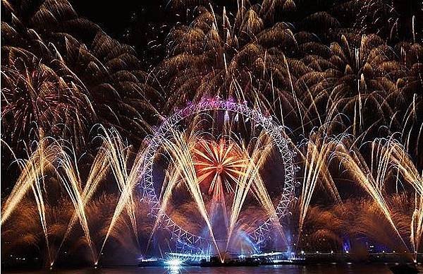 londoneyefireworks2011