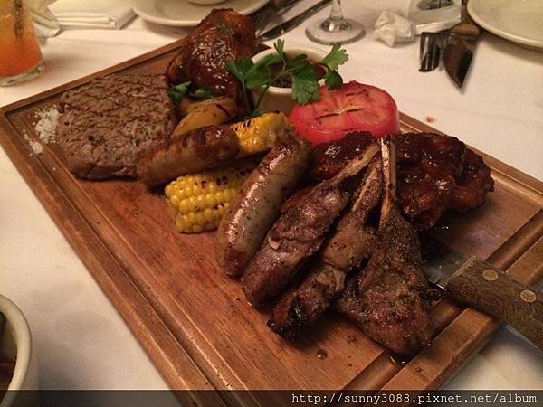 Dan Ryan&apos;s Chicago Grill
