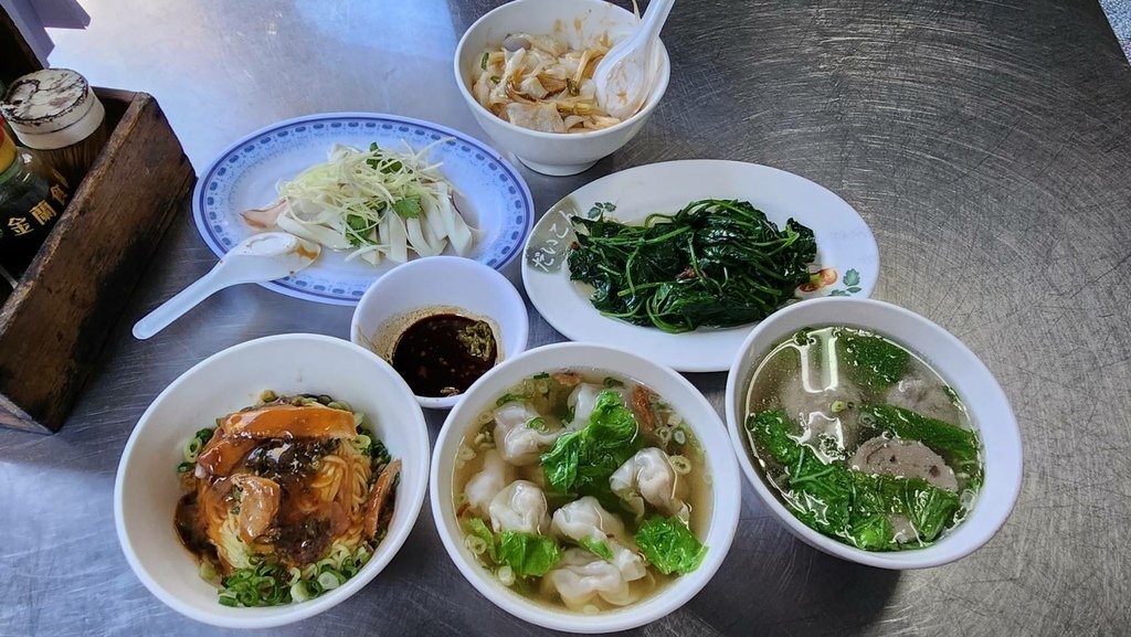 【大溪市場美食】市場旁達摩麵店，市場內小點美食