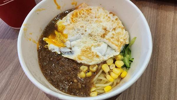 【八德早餐店】朝氣美濃商行-八德和平店/蛋餅是招牌