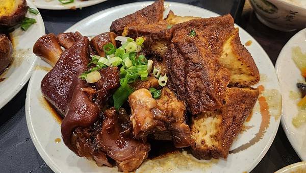 【台北美食】老牌張豬腳飯/延三觀光夜市商區