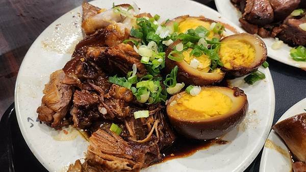 【台北美食】老牌張豬腳飯/延三觀光夜市商區