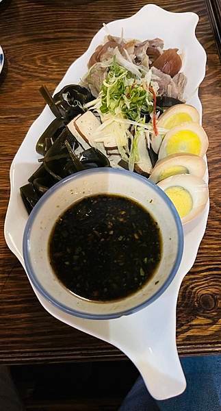 【桃園美食】藝文特區巷弄餐酒館~囍翻台式小酒館