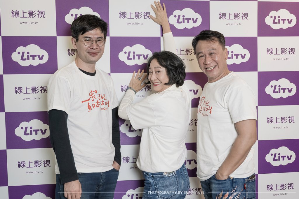 DSC_2701-LOGO.jpg