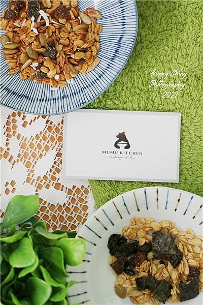 食記 Mumu Kitchen 烘烤燕麥  宅配燕麥 手工烘烤燕麥，蜂蜜堅果燕麥 、芝麻海苔燕麥 早餐首選 桑妮晴的日常紀錄 女攝影師桑妮晴的攝影紀錄 (3).jpg