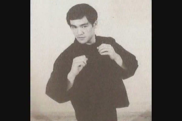 BRUCE LEE THE TEACHER II.avi[14-59-31].JPG