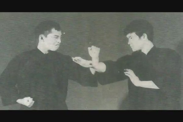 BRUCE LEE THE TEACHER II.avi[14-58-47].JPG