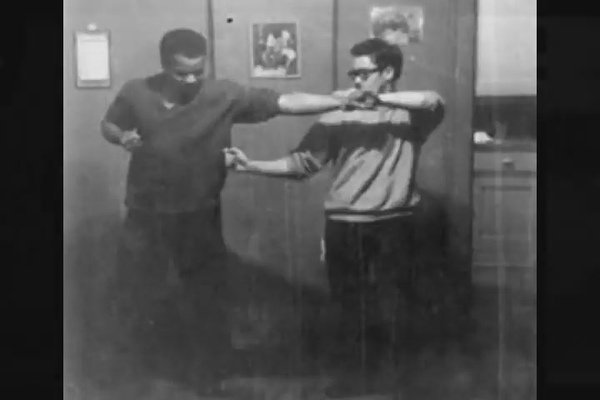 BRUCE LEE THE TEACHER II.avi[14-53-55].JPG