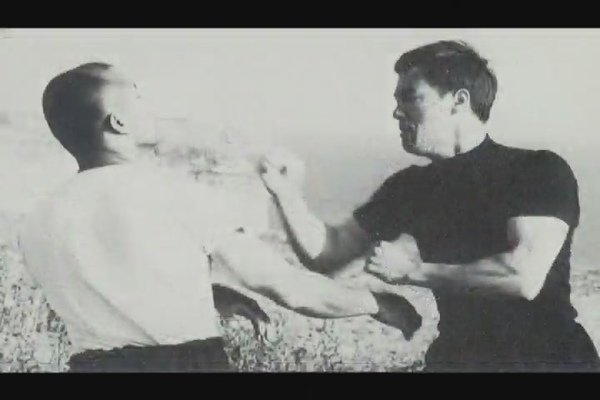 BRUCE LEE THE TEACHER II.avi[14-57-35].JPG