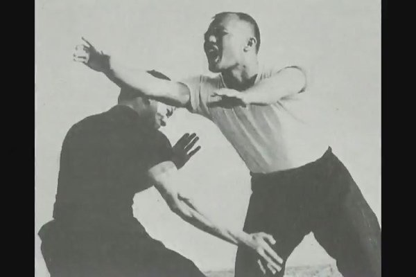 BRUCE LEE THE TEACHER II.avi[14-57-44].JPG