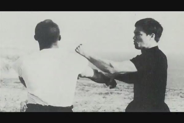 BRUCE LEE THE TEACHER II.avi[14-57-38].JPG