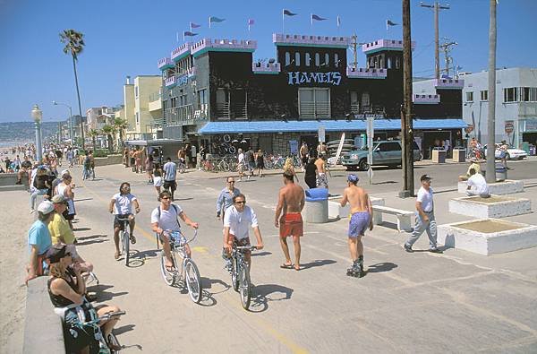 2A9-Mission-Beach-Boardwalk