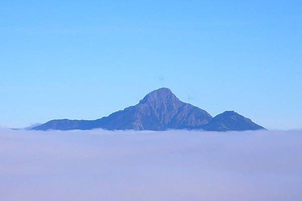 2.南湖大山，稱為大山的就是地基很穩固、很大.JPG