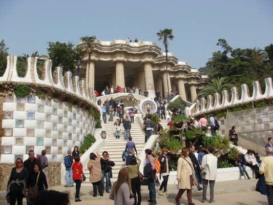 西班牙建築大師 安東尼.高第 (二) 米拉之家、奎爾公園