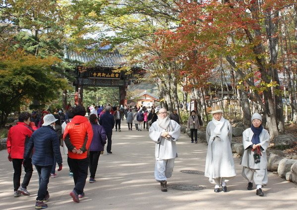 韓國釜山華僑高等部第十屆全球同學會(二)雪嶽山 新興寺