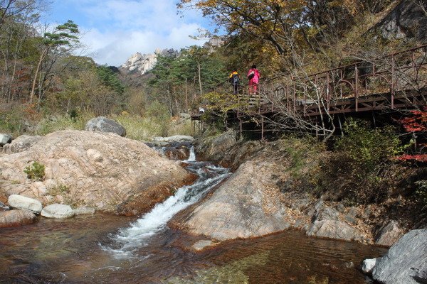 韓國釜山華僑高等部第十屆全球同學會(二)雪嶽山 新興寺