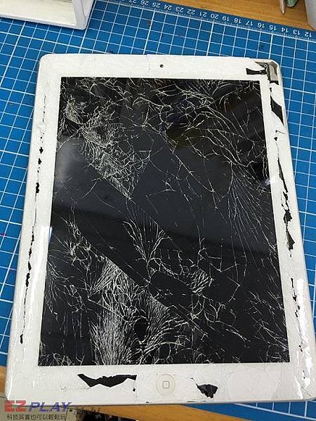 ipad3 被車輾過全爆啦