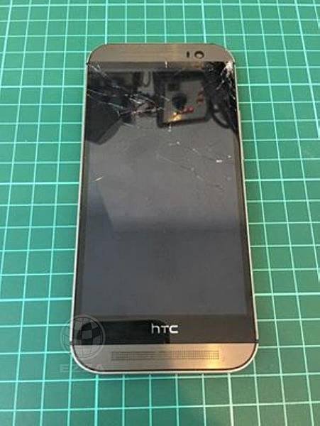 HTC M8 一不小心就摔破了