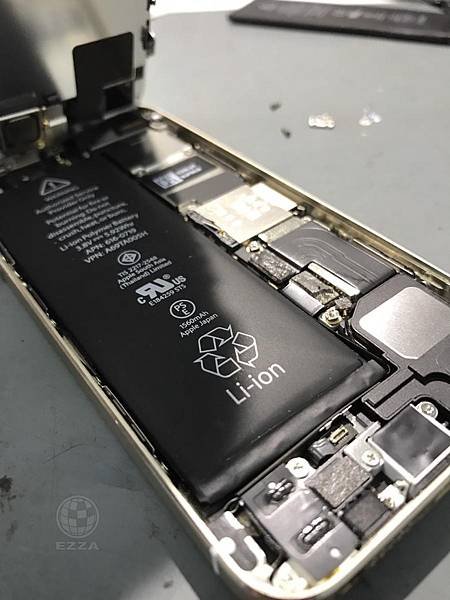 IPHONE 5S電池膨脹了