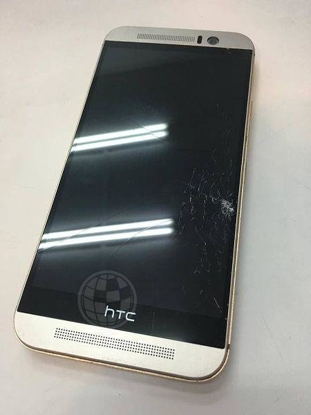 HTC M9蜘蛛網面板