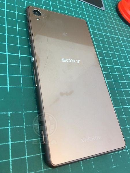 Sony Z3背蓋破裂