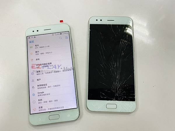 華碩ZenFone4玻璃面板破裂.jpg