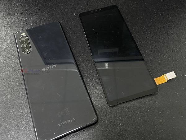 Sony Xperia 10 II更換螢幕.jpg