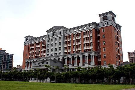 台北大學法學院