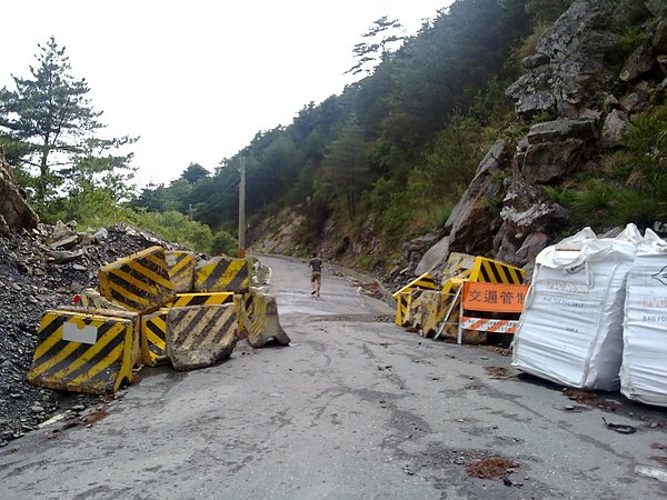 到嘉明湖的道路封閉了~