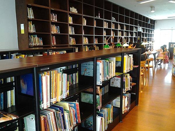 library-6.jpg