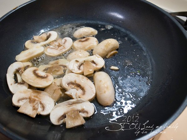 2012_8_23首爾素食-出發-龍山EMART54